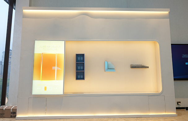 INTERACTIVE MATERIAL ROTOSCOPIC WALL.jpg